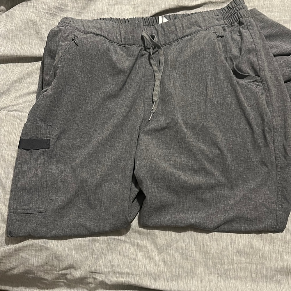 Wonderwink renew heather gray scrub set